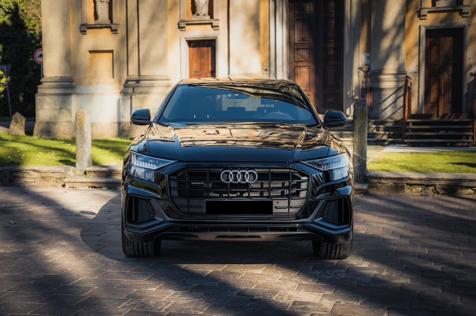 Noleggio Audi Q8 a Milano — vista 1 di 2