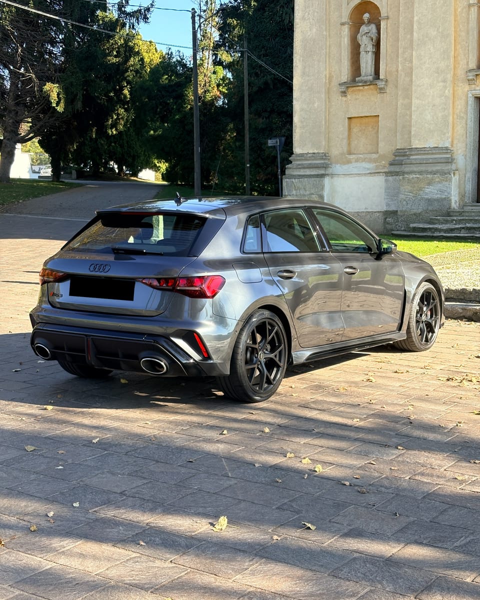 Noleggio Audi RS 3 a Milano — BLN Luxury Rent