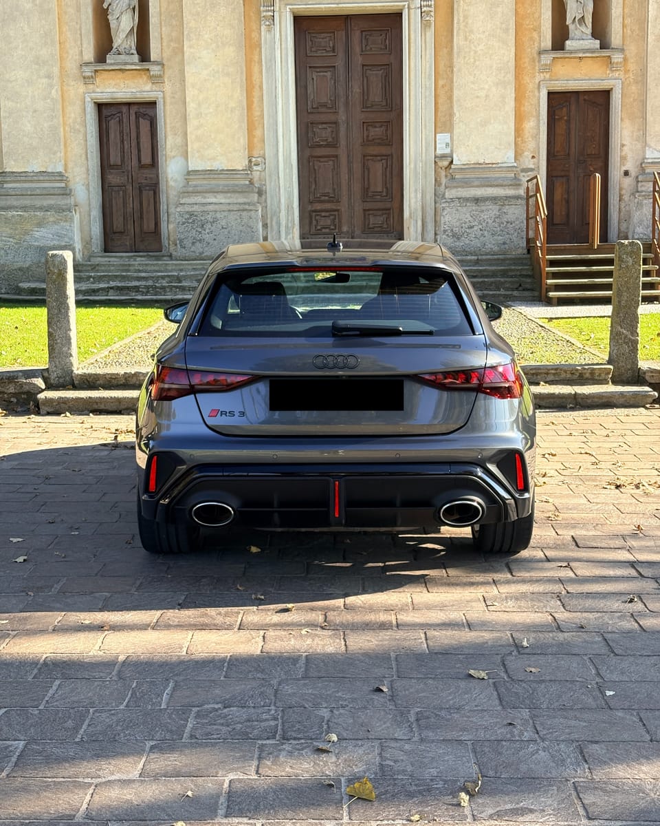 Noleggio Audi RS 3 a Milano — vista 1 di 2