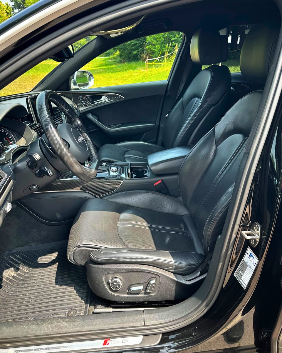 Noleggio Audi RS 6 Avant a Milano — vista 2 di 2