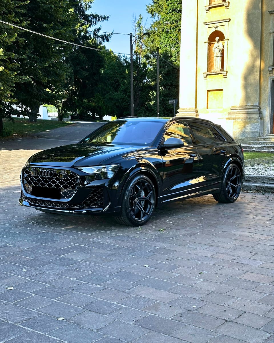 Noleggio Audi RS Q8 a Milano — BLN Luxury Rent