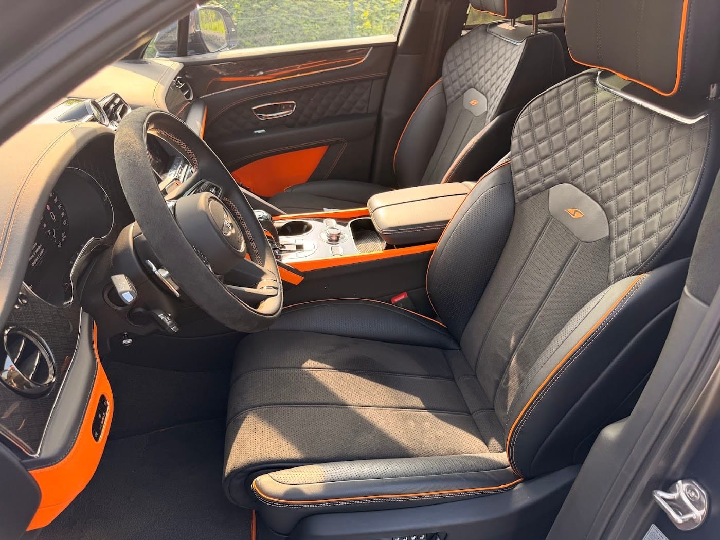 Noleggio Bentley Bentayga S a Milano — vista 1 di 3