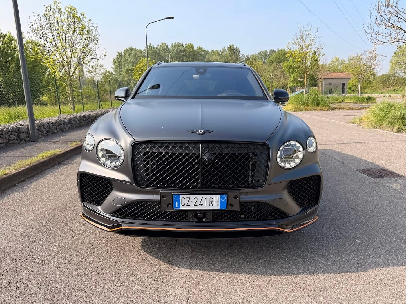 Noleggio Bentley Bentayga S a Milano — vista 3 di 3