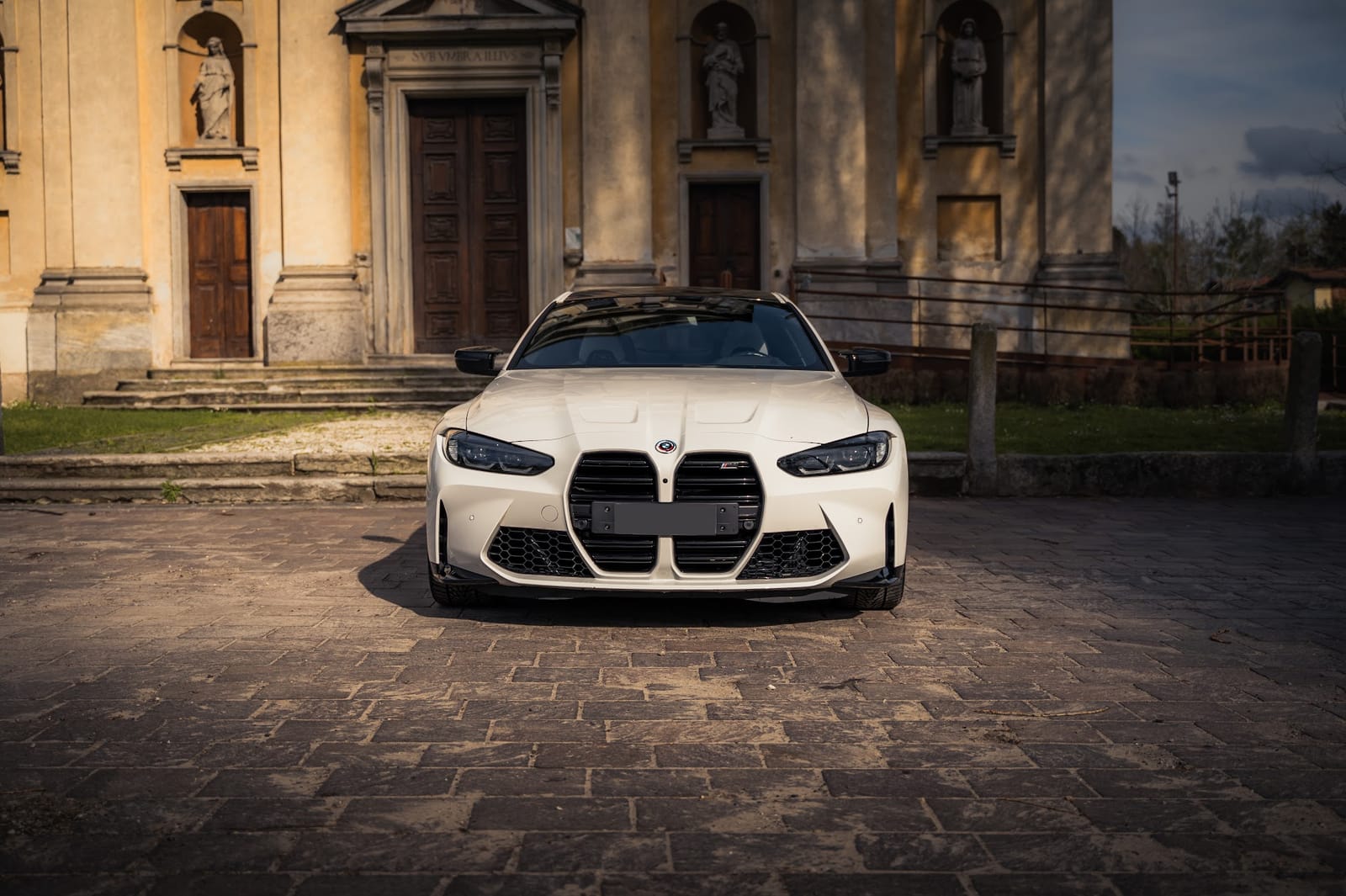 Noleggio BMW M4 Competition a Milano — vista 1 di 2