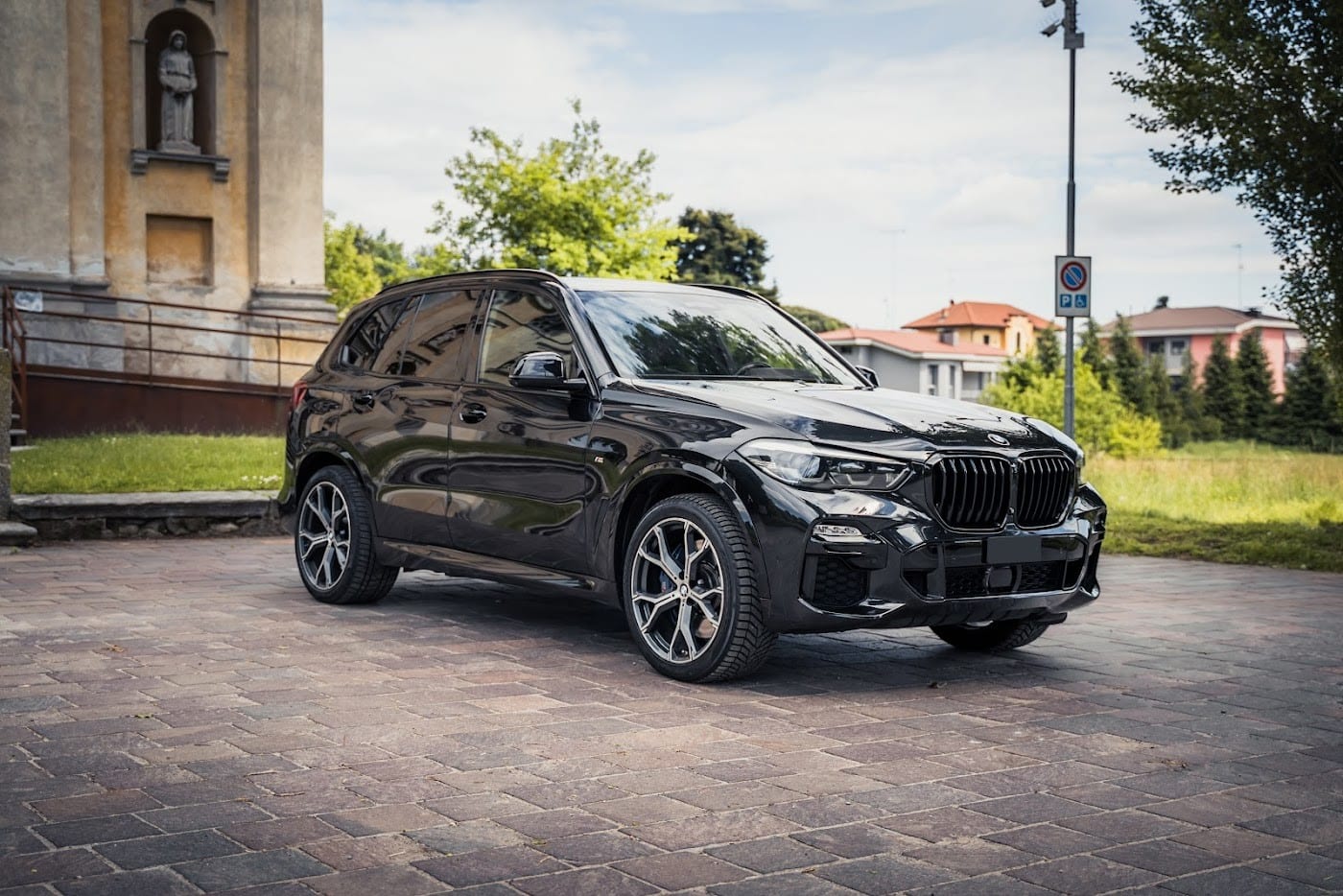 Noleggio BMW X5 M Sport a Milano — vista 1 di 3