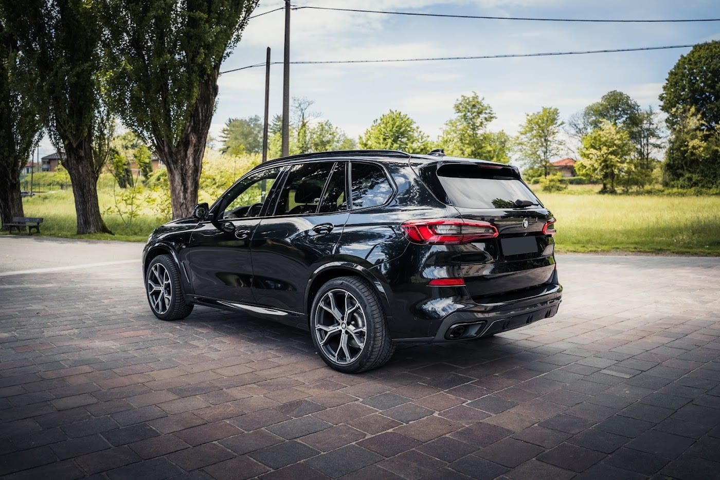 Noleggio BMW X5 M Sport a Milano — vista 3 di 3