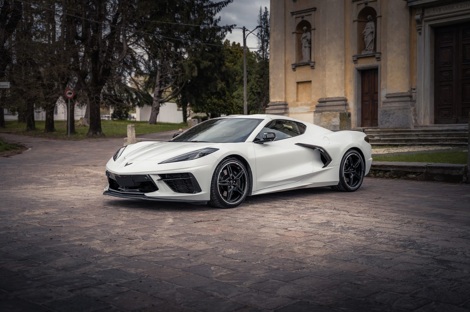 Noleggio Chevrolet Corvette C8 Stingray a Milano — vista 2 di 2