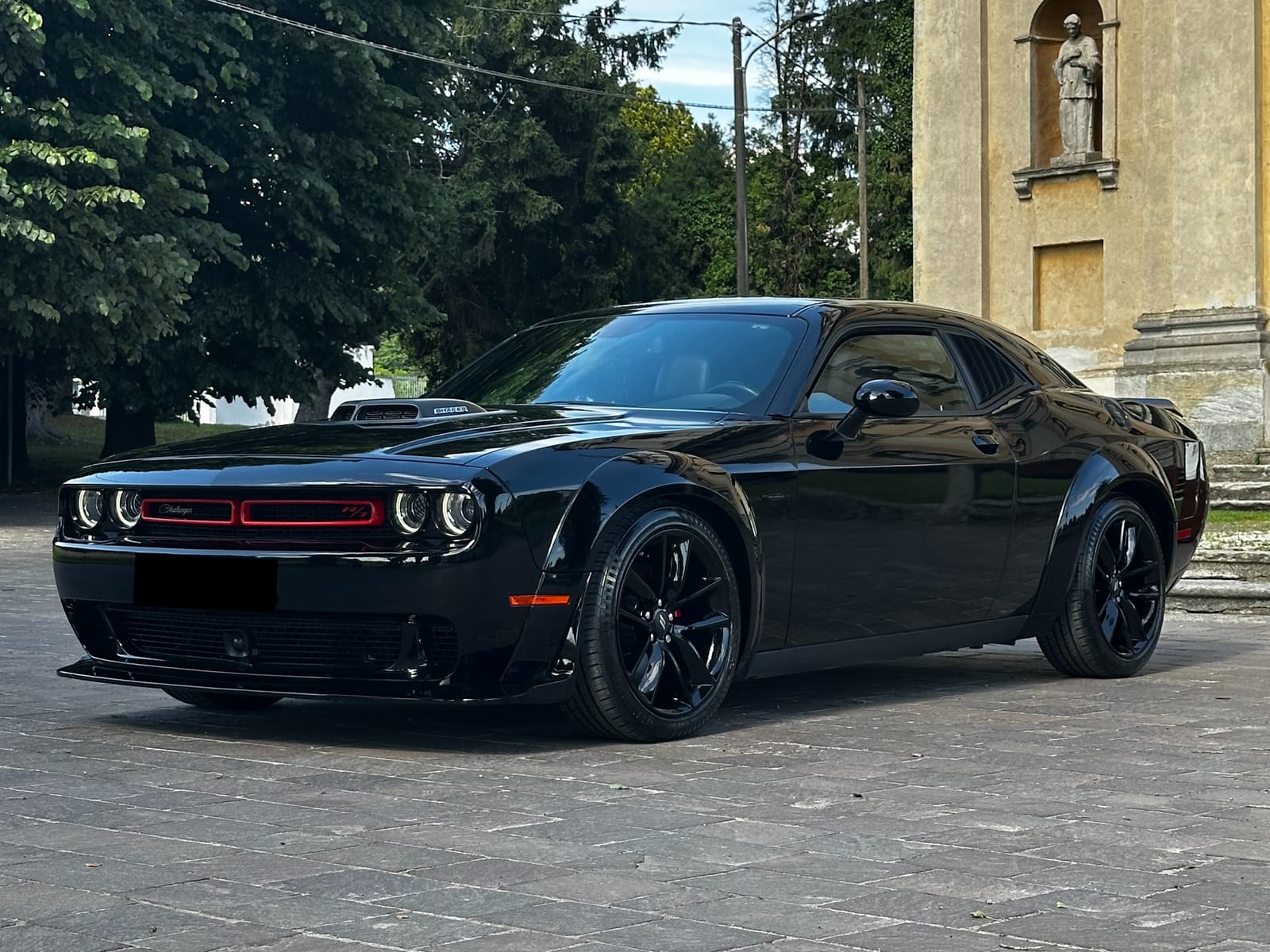 Noleggio Dodge Challenger a Milano — BLN Luxury Rent
