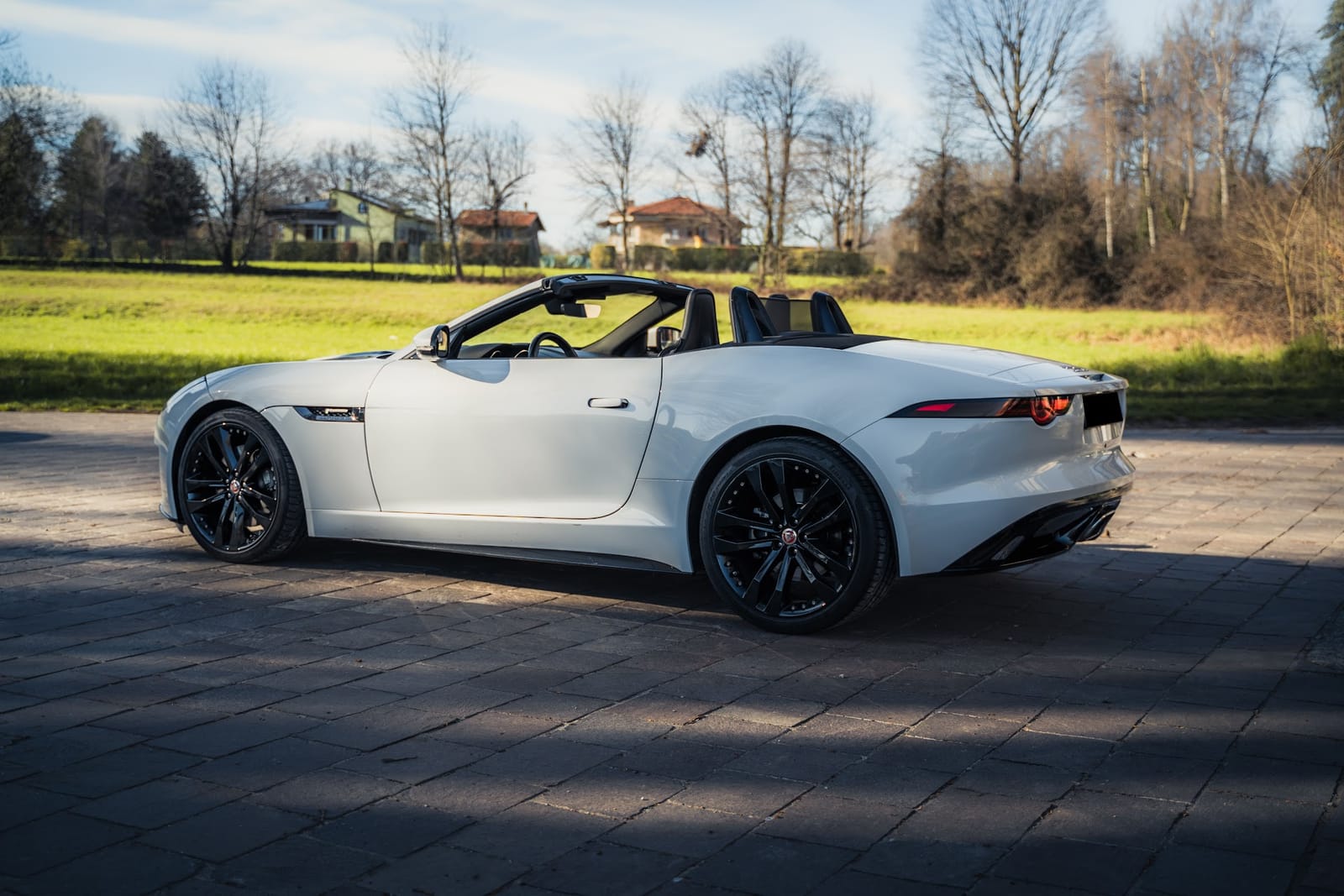 Noleggio Jaguar F-Type a Milano — vista 1 di 2