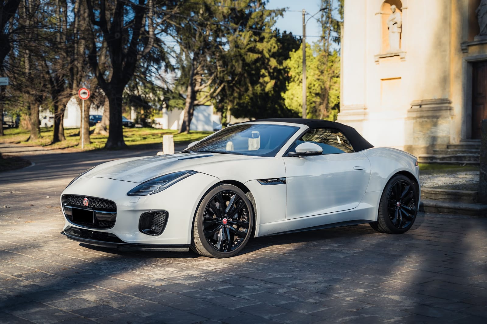 Noleggio Jaguar F-Type a Milano — vista 2 di 2