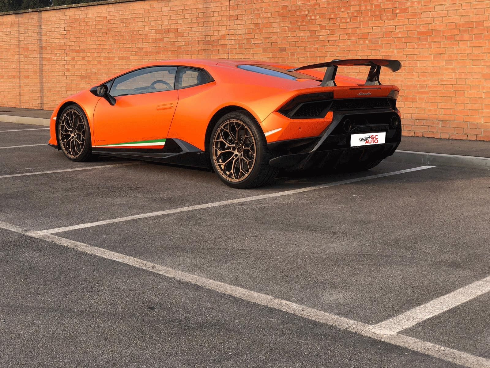 Noleggio Lamborghini Huracán Performante a Milano — vista 2 di 3