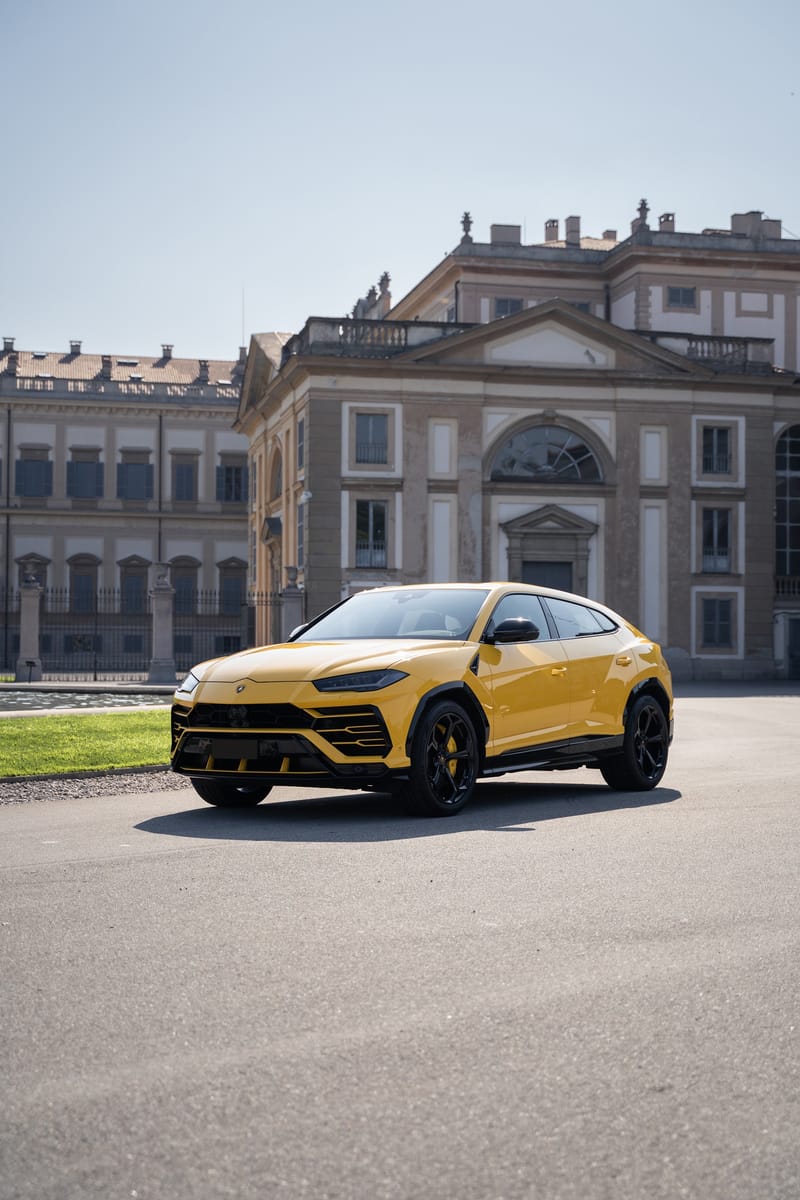 Noleggio Lamborghini Urus Gialla a Milano — BLN Luxury Rent