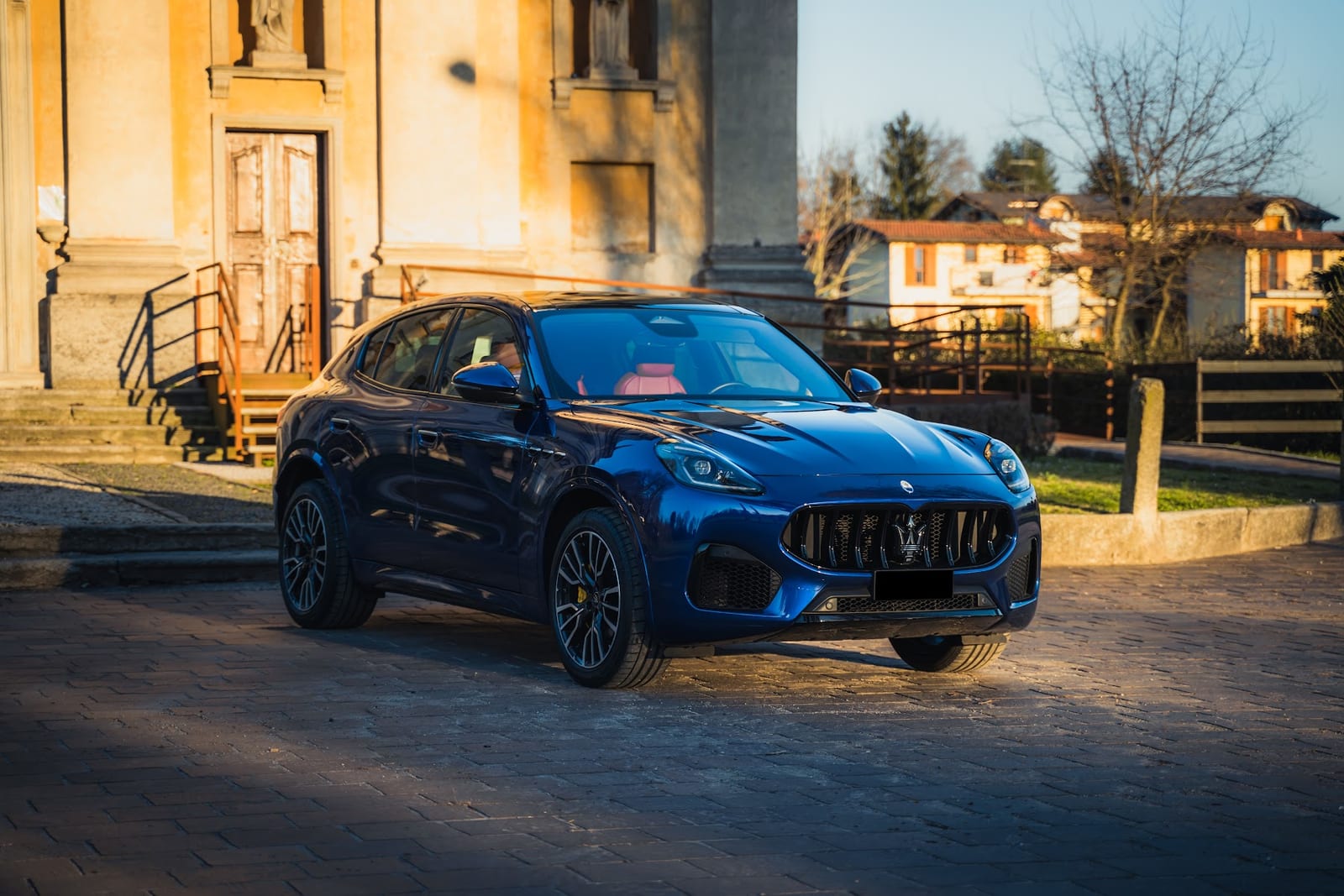Noleggio Maserati Grecale Trofeo a Milano — vista 1 di 3