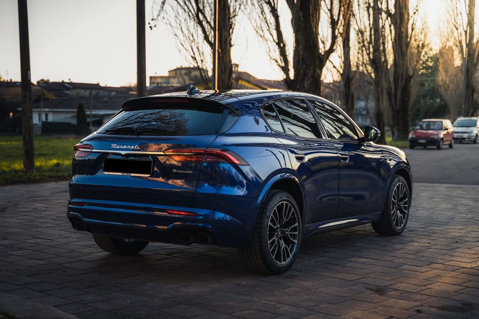 Noleggio Maserati Grecale Trofeo a Milano — vista 2 di 3