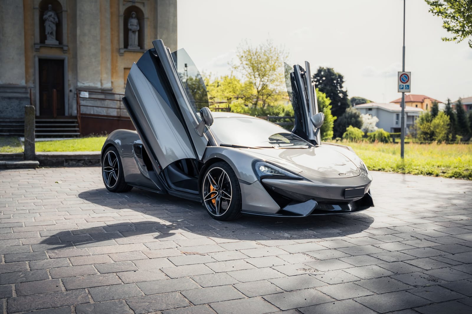 Noleggio McLaren 570S a Milano — BLN Luxury Rent