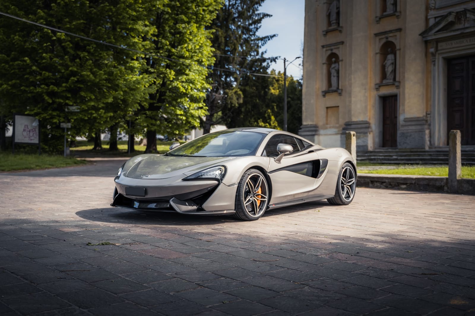 Noleggio McLaren 570S a Milano — vista 2 di 2