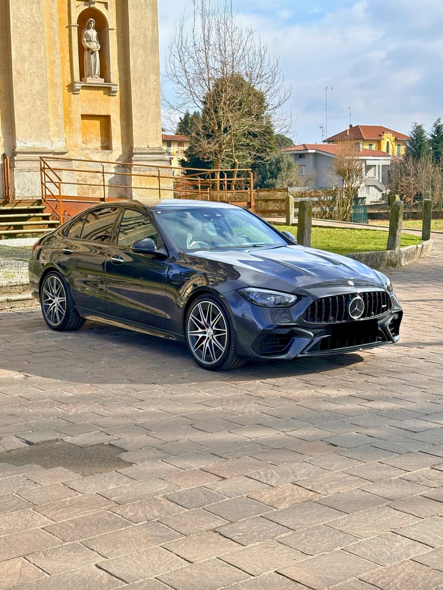 Noleggio Mercedes-AMG C 63 S E Performance a Milano — BLN Luxury Rent