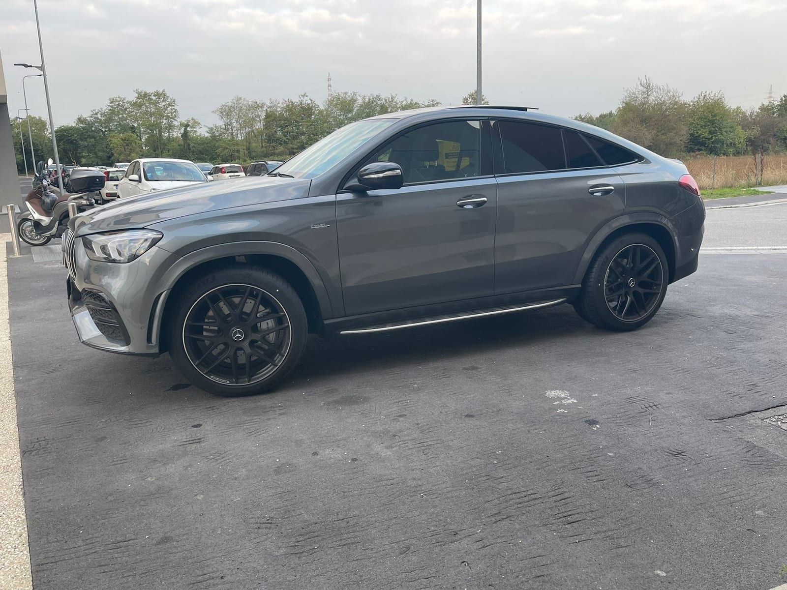 Noleggio Mercedes-AMG GLE 53 Coupé a Milano — vista 3 di 3