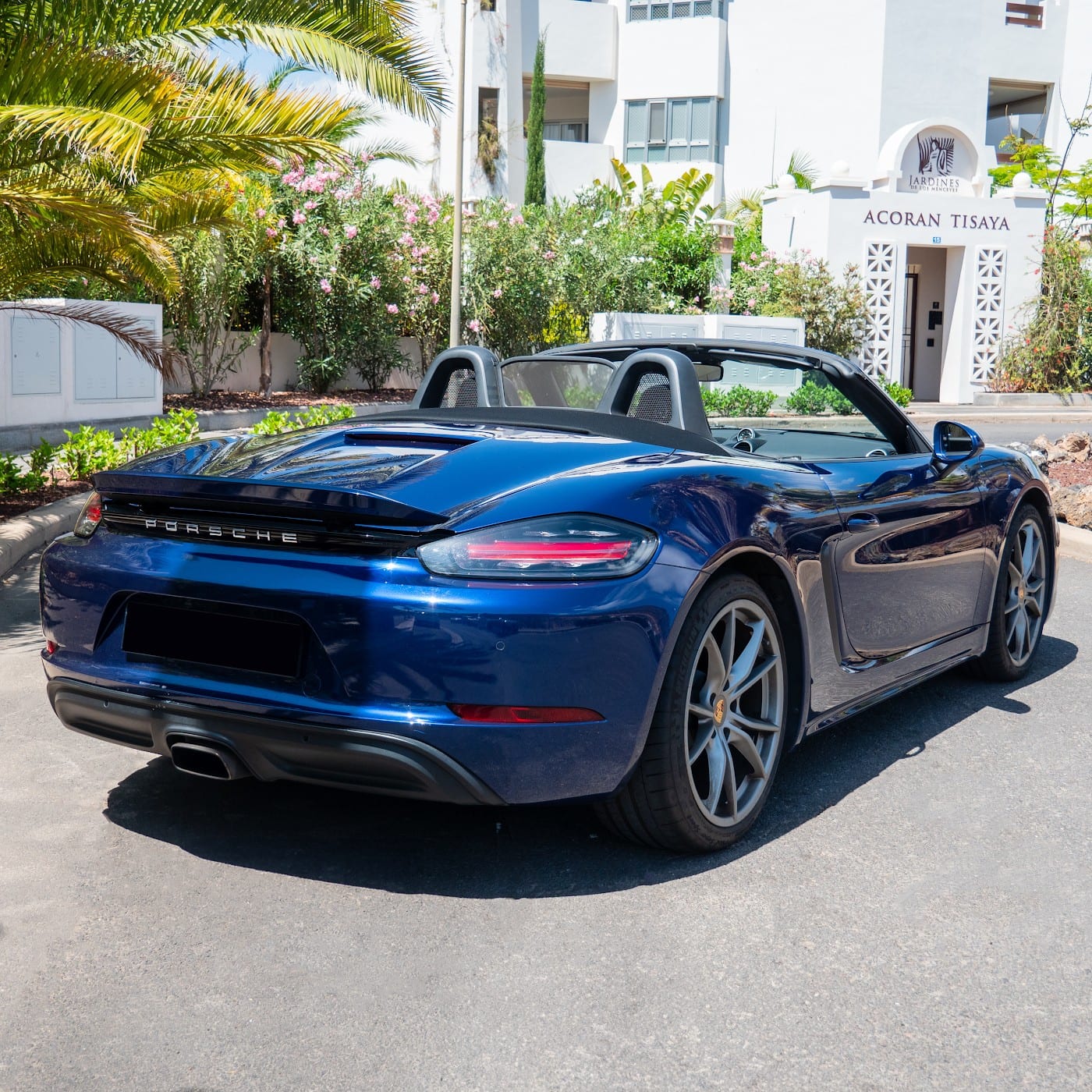 Noleggio Porsche 718 Boxster a Milano — vista 2 di 3