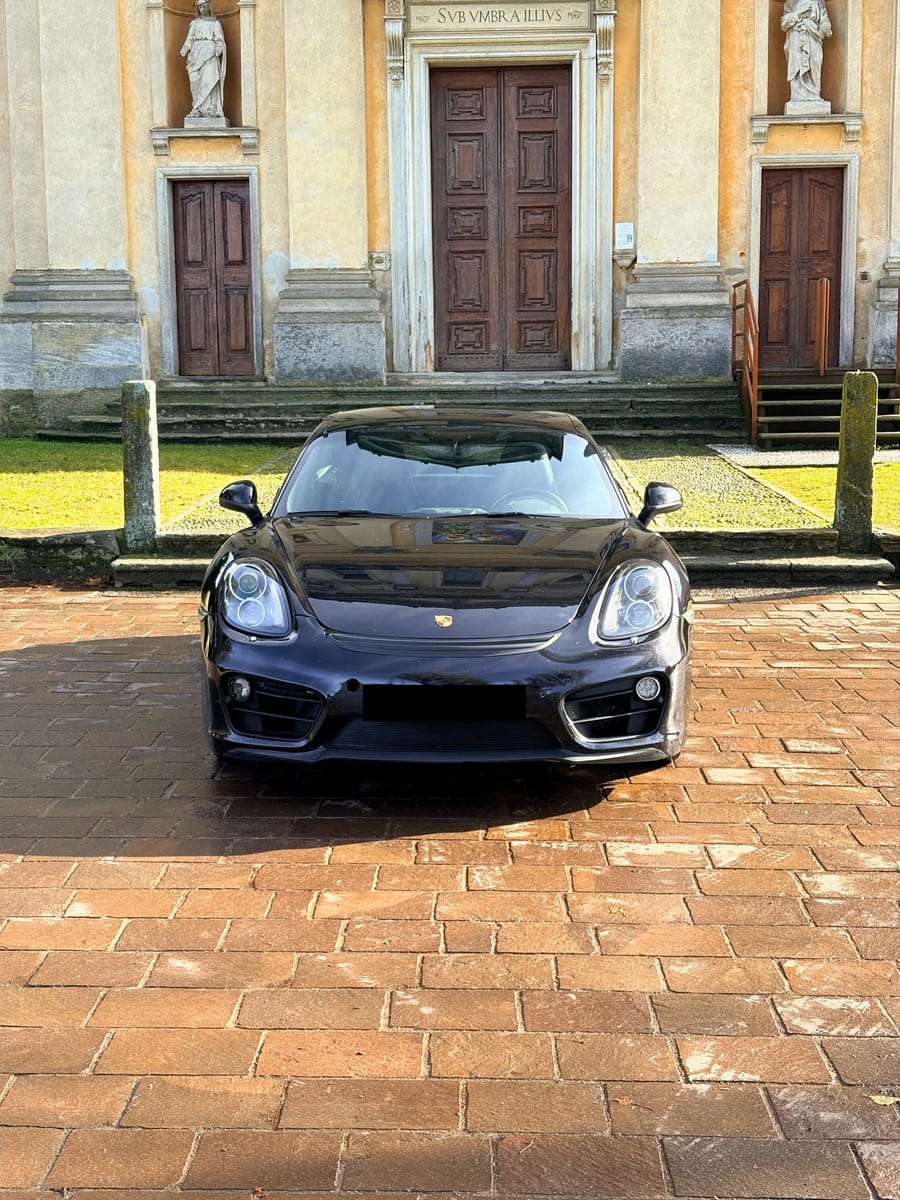 Noleggio Porsche 718 Cayman a Milano — vista 1 di 2