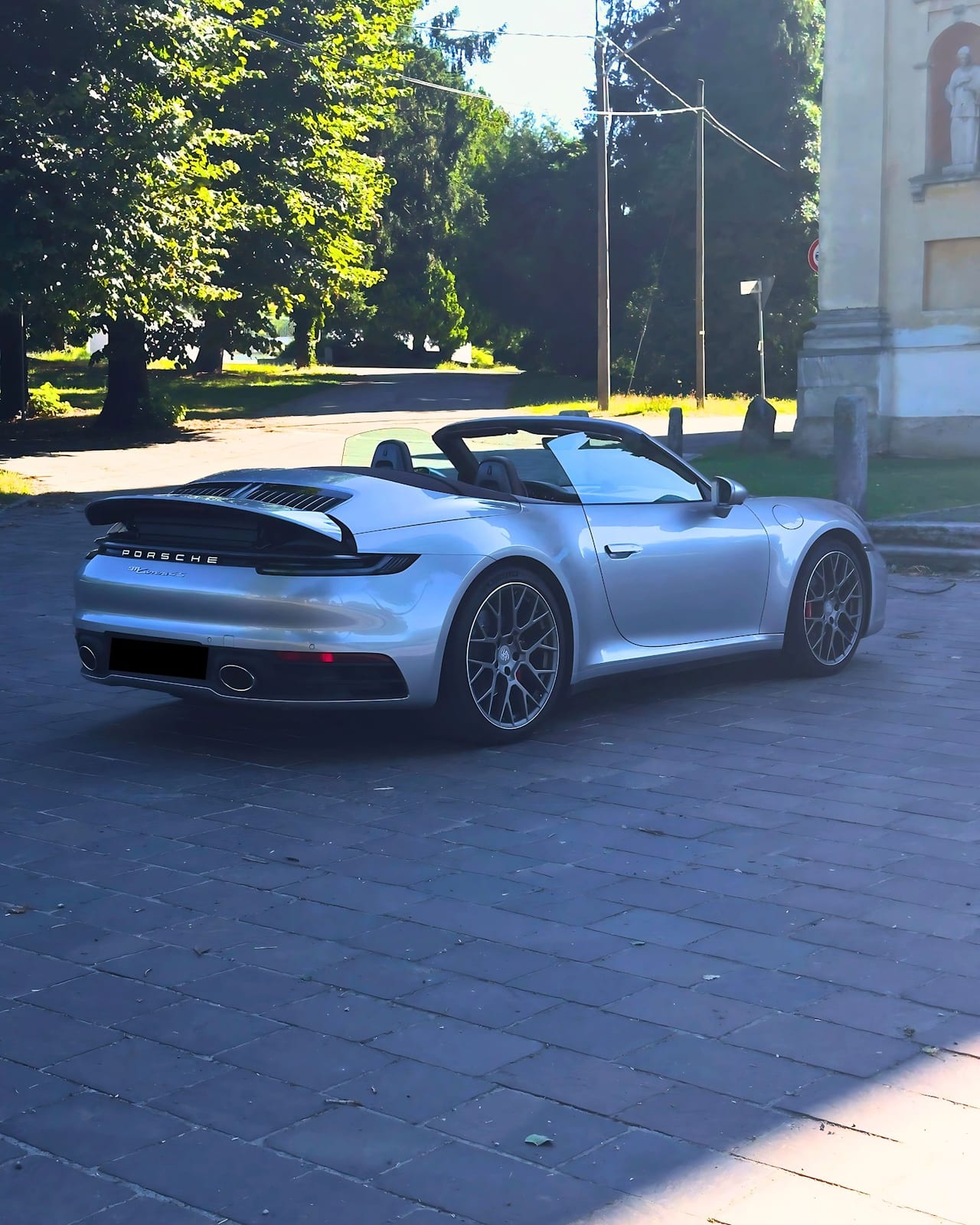 Noleggio Porsche 911 Carrera 4S Cabriolet a Milano — vista 1 di 3