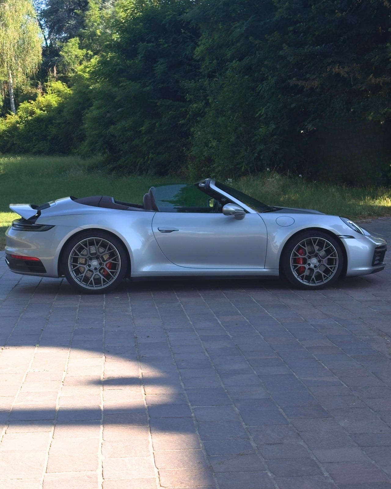 Noleggio Porsche 911 Carrera 4S Cabriolet a Milano — vista 2 di 3