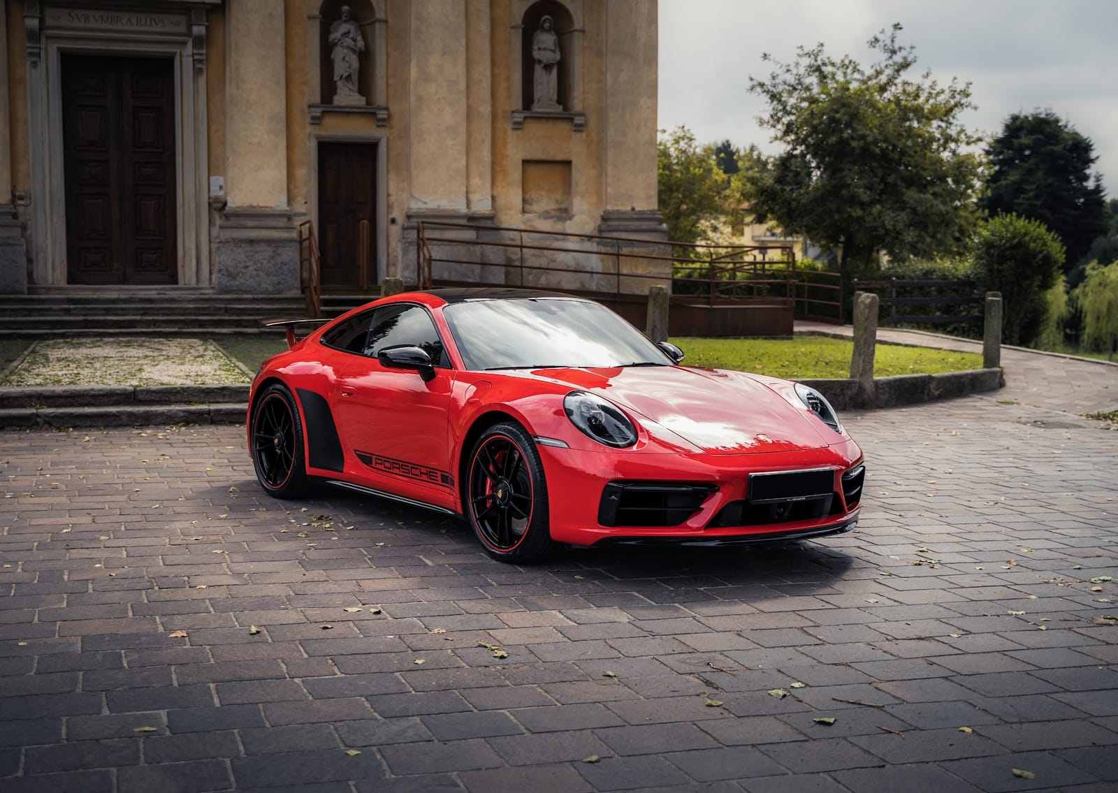 Noleggio Porsche 911 Carrera GTS a Milano — BLN Luxury Rent