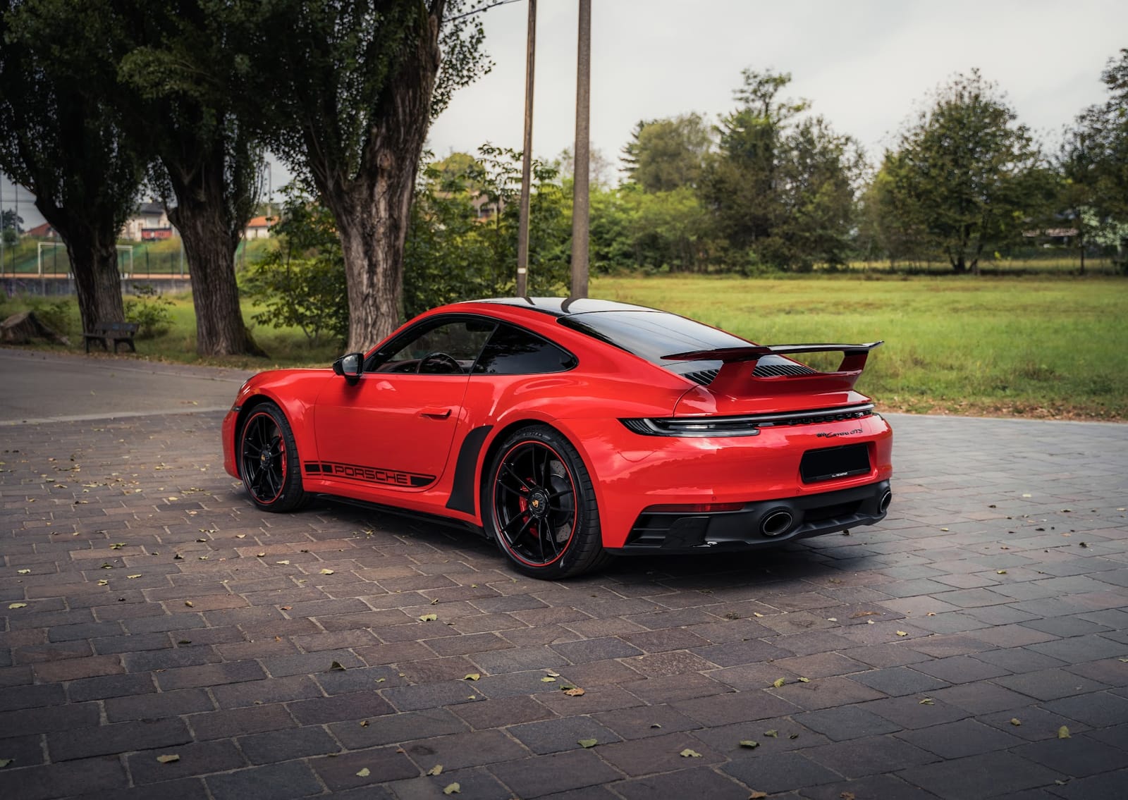 Noleggio Porsche 911 Carrera GTS a Milano — vista 1 di 2