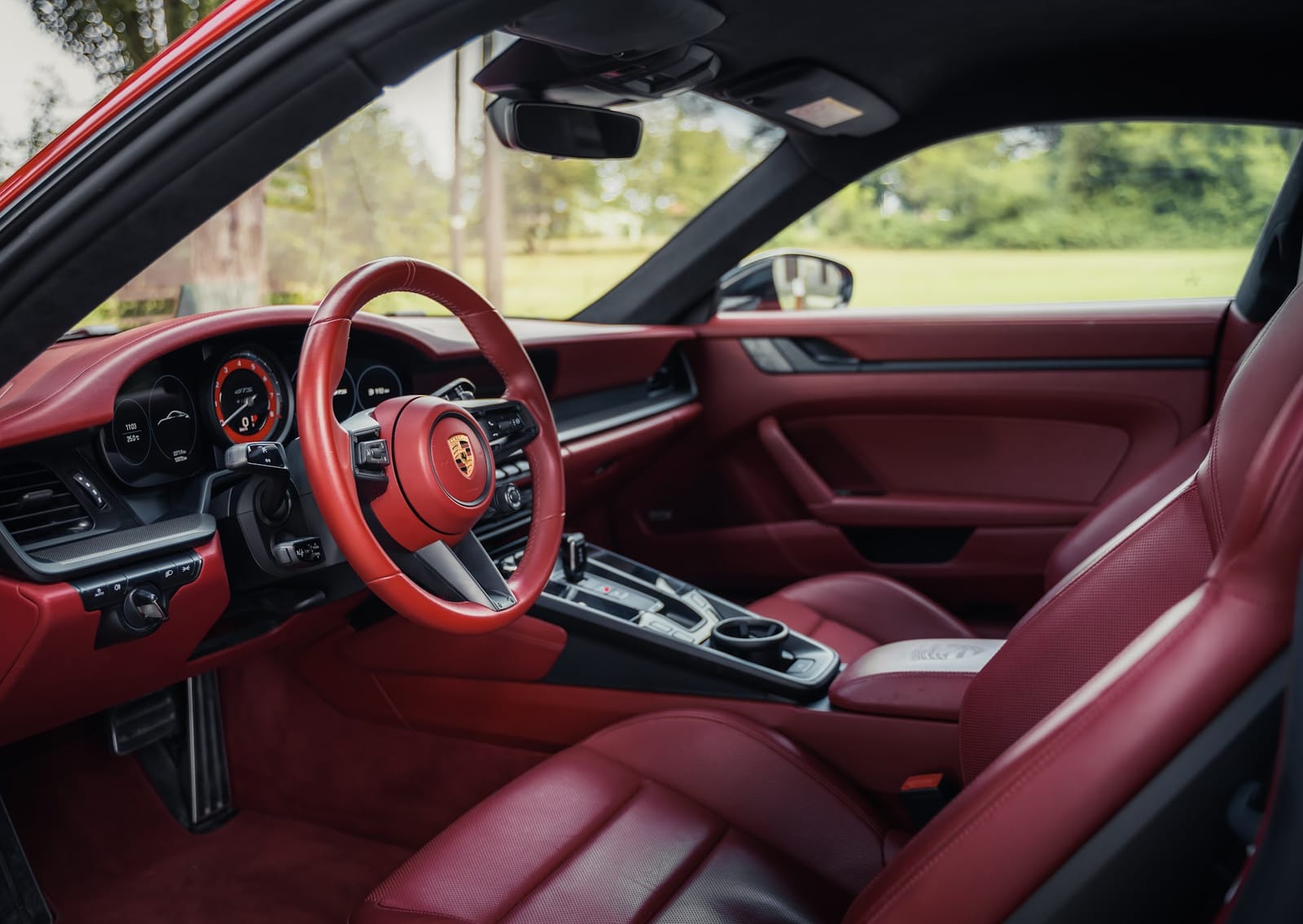 Noleggio Porsche 911 Carrera GTS a Milano — vista 2 di 2