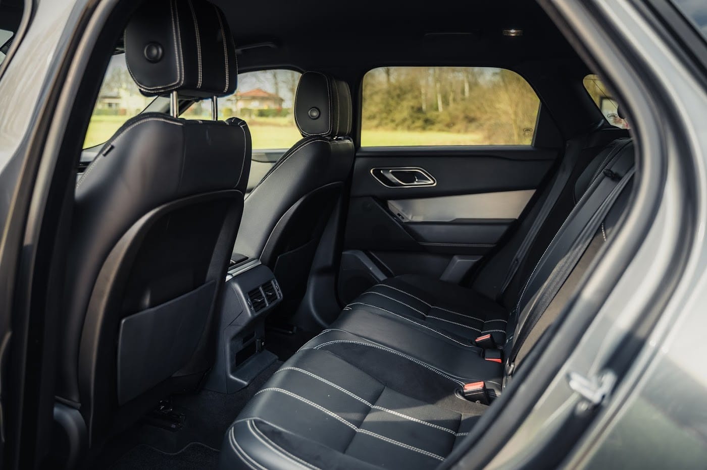Noleggio Range Rover Velar a Milano — vista 3 di 3