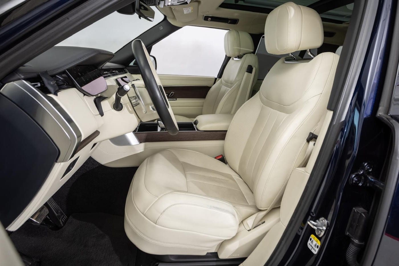 Noleggio Range Rover Vogue a Milano — vista 2 di 3